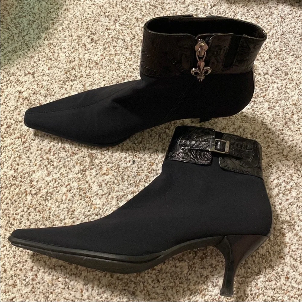 Like new! Lucia booties - Picture 1 of 5